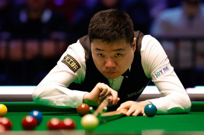 欧冠奖杯的 欧冠奖杯的